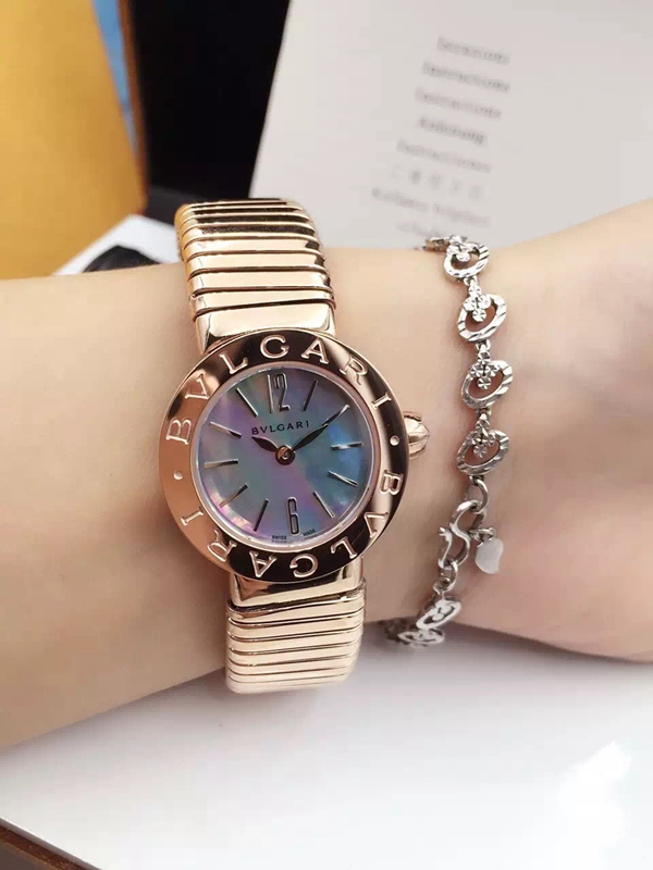 ブルガリ時計正面デザイン